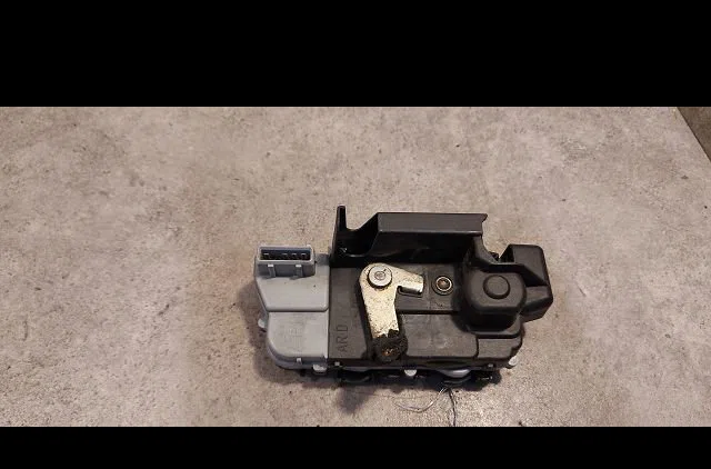 Serrure porte ard Peugeot 307 (3A-C) 1.6 16v (2000-2007) 5 portes occasion