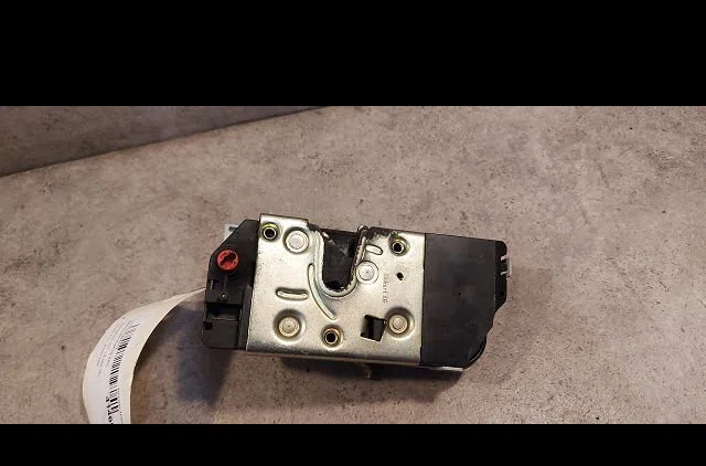 Serrure porte ard Peugeot 307 (3A-C) 1.6 hdi 110 (2004-2009) 5 portes occasion