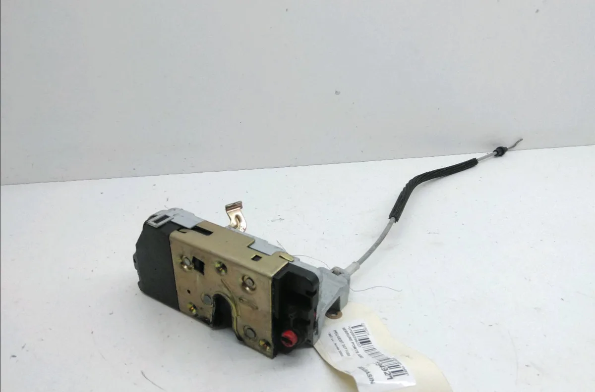 Serrure porte ard Peugeot 307 (3A-C) 2.0 hdi 110 (2000-2007) occasion