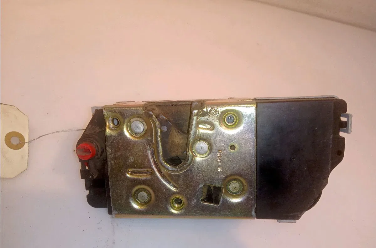 Serrure porte ard Peugeot 307 (3A-C) 2.0 hdi 135 (2003-2007) occasion