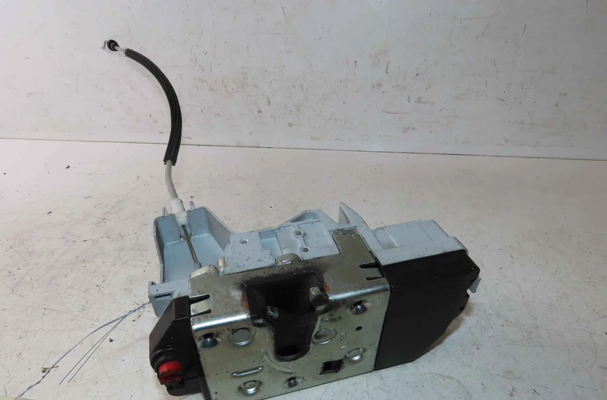 Serrure porte ard PEUGEOT 307 occasion