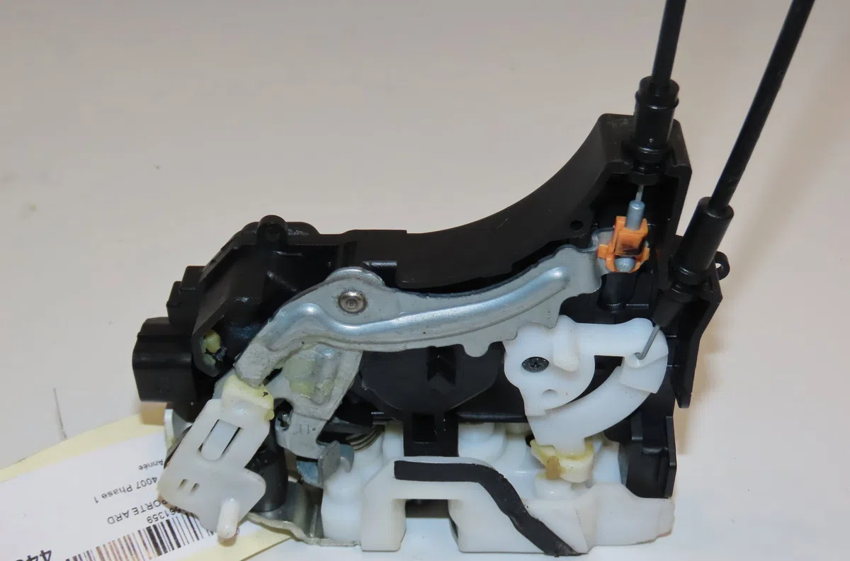 Serrure porte ard Peugeot 4007 (VU_, VV_) 2.2 hdi (2007-2013) occasion