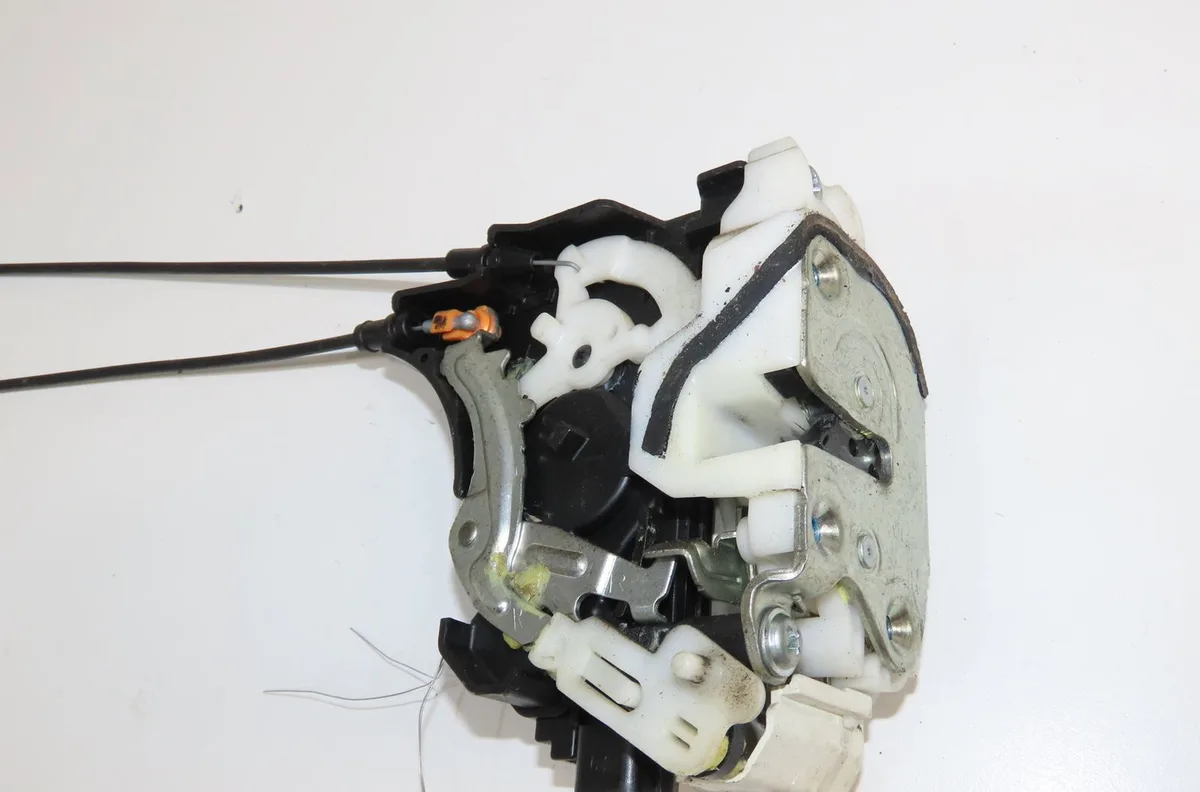 Serrure porte ard Peugeot 4007 (VU_, VV_) 2.2 hdi (2007-2013) occasion