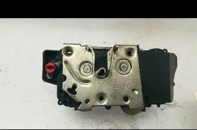Serrure porte ard Peugeot 406 (8B) 1.8 (1997-2004) occasion