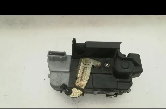 Serrure porte ard Peugeot 406 (8B) 2.0 hdi 110 (1998-2001) 4 portes occasion