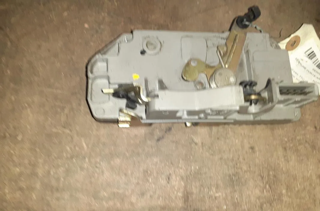 Serrure porte ard Peugeot 406 Break (8E-F) 2.0 hdi 110 (1999-2004) 5 portes occasion