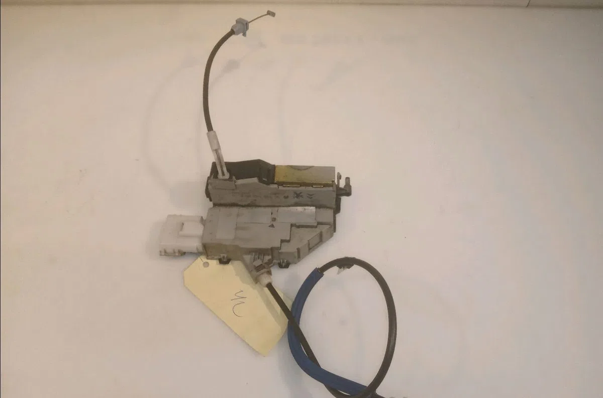 Serrure porte ard PEUGEOT 407 2005 occasion
