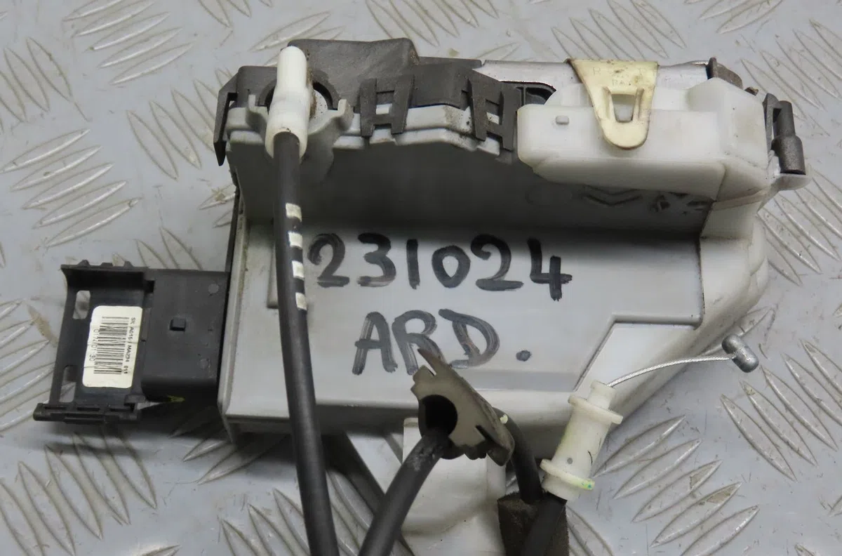 Serrure porte ard Peugeot 508 SW I (8E_) 2.2 hdi (2010-2018) occasion