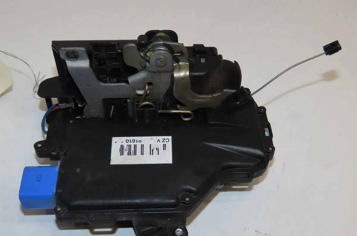 Serrure porte ard Porsche CAYENNE (9PA) S 4.5 (2002-2007) occasion