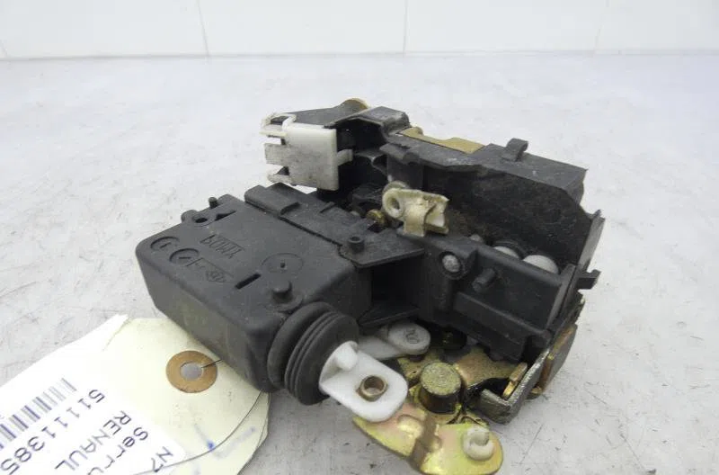 Serrure porte ard RENAULT CLIO 1 PHASE 3 occasion