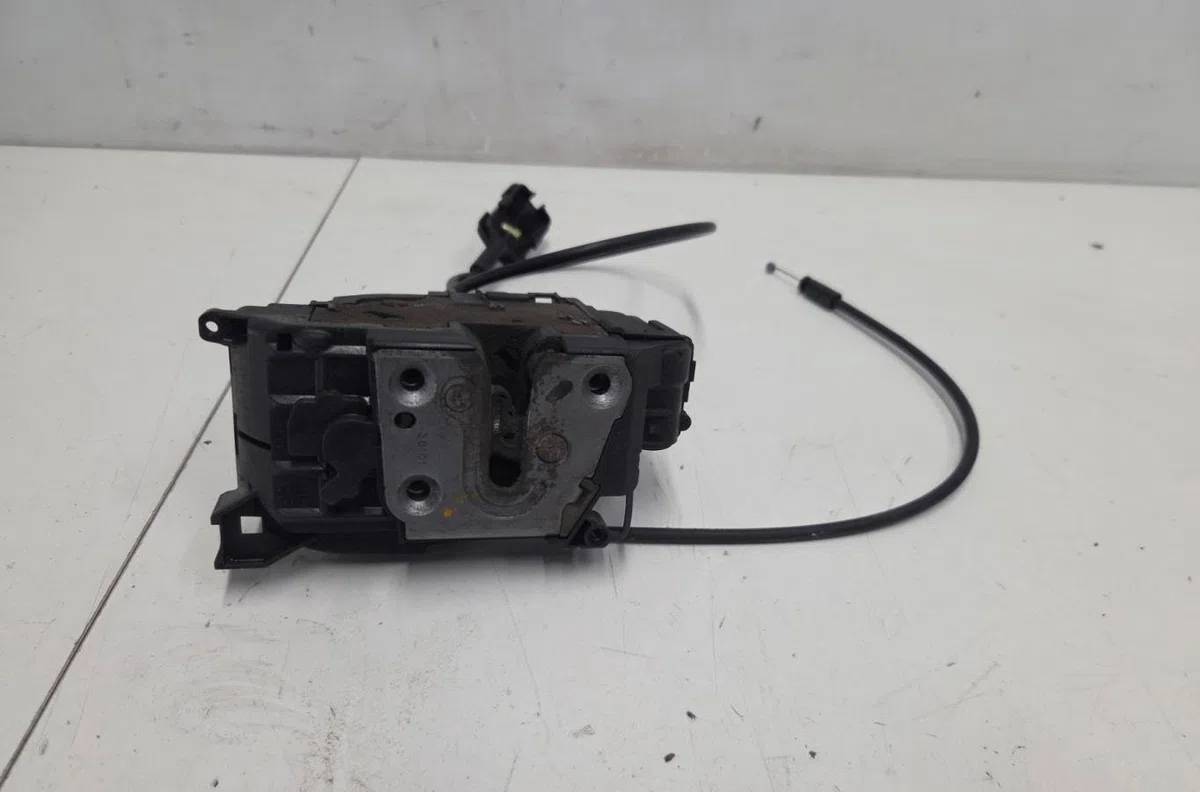 Serrure porte ard RENAULT CLIO 3 PHASE 2 BREAK occasion