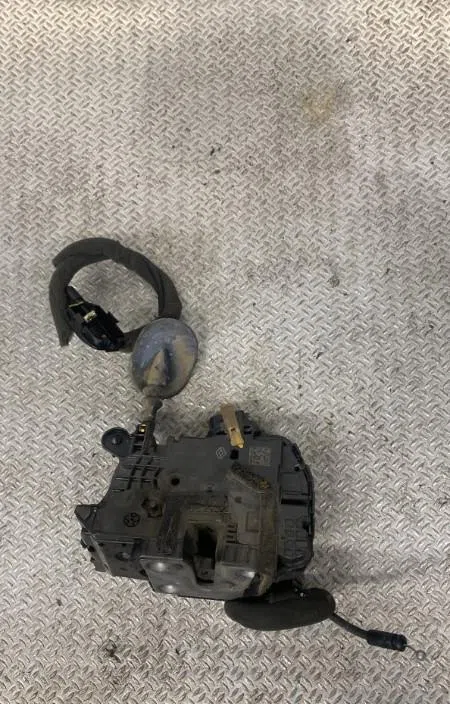 Serrure porte ard RENAULT CLIO 4  CLIO 4 PHASE 1 BREAK occasion