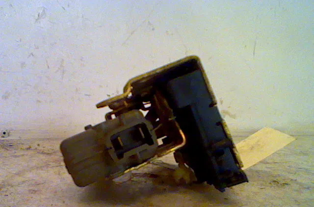 Serrure porte ard Renault CLIO I (B-C57_, 5-357_) 1.8 (b-c57c, c579, b-c57u) (1994-1996) occasion
