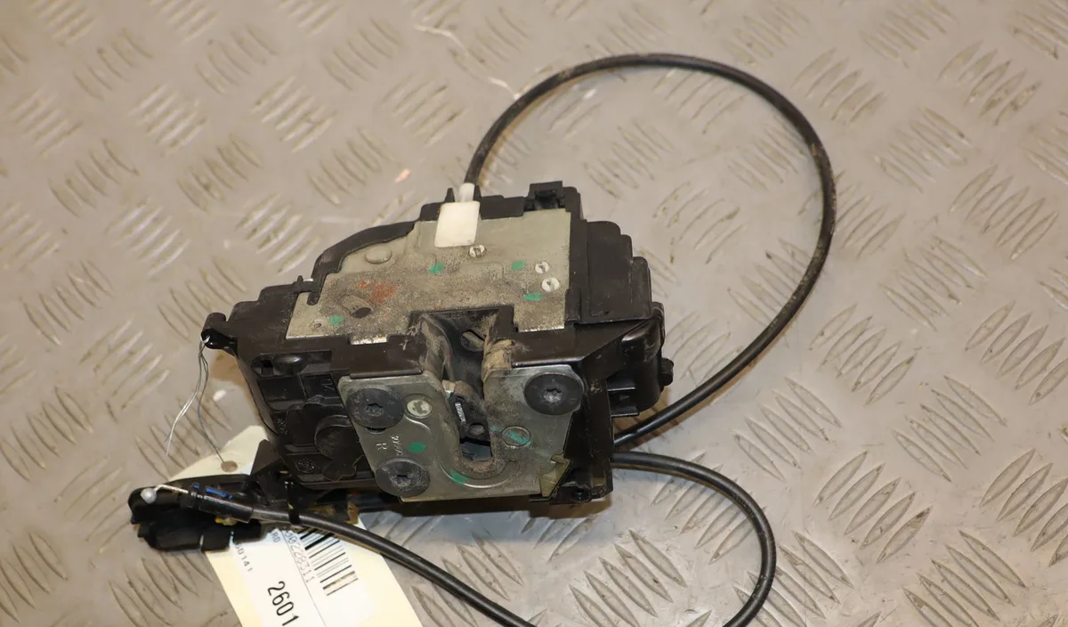 Serrure porte ard Renault CLIO III (BR0-1, CR0-1) 1.5 dci (br0h, cr0h, cr1s, br1s) (2005-2014) 3 portes occasion