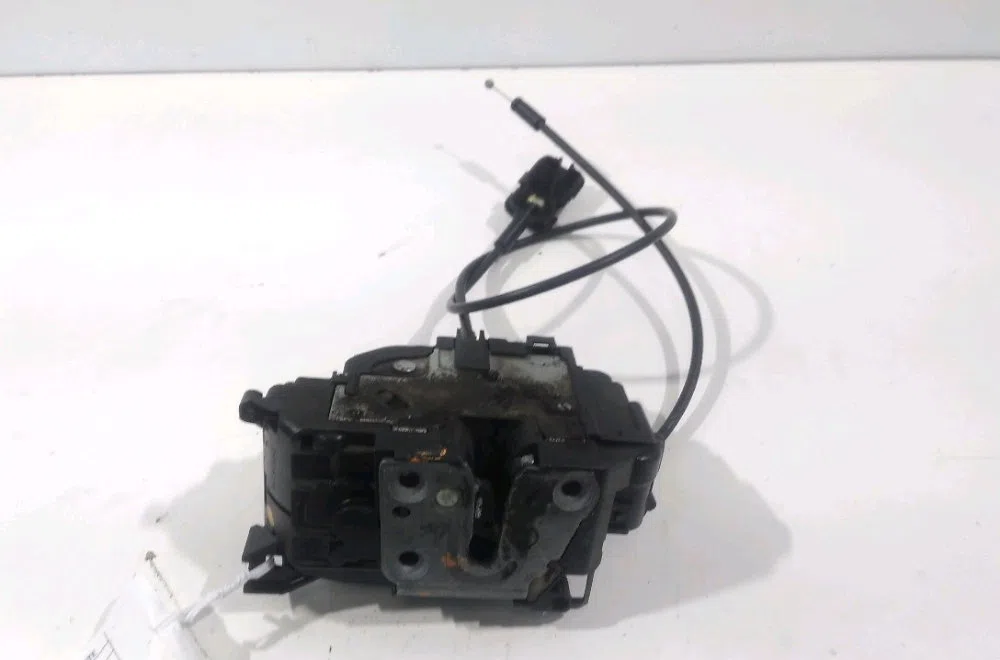 Serrure porte ard Renault CLIO III Grandtour (KR0-1_) 1.5 dci (kr0f) (2007-2012) 5 portes occasion