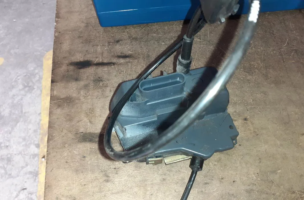 Serrure porte ard Renault ESPACE IV (JK0-1_) 2.2 dci (jk0h) (2002-2006) occasion