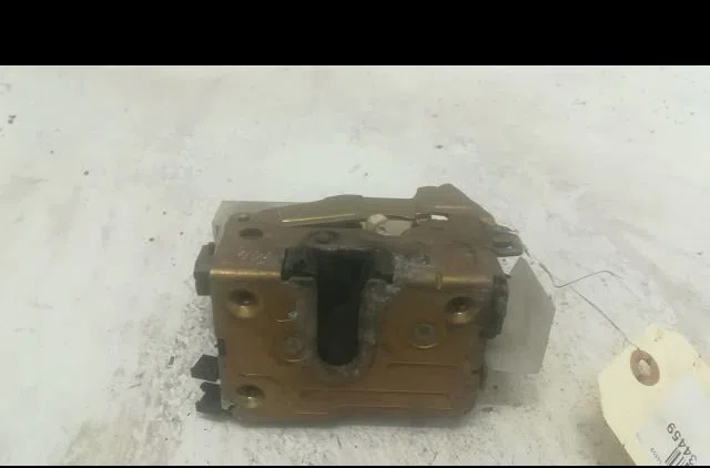 Serrure porte ard Renault MEGANE I (BA0-1_) 1.9 dti (ba08, ba0n) (1997-2001) occasion