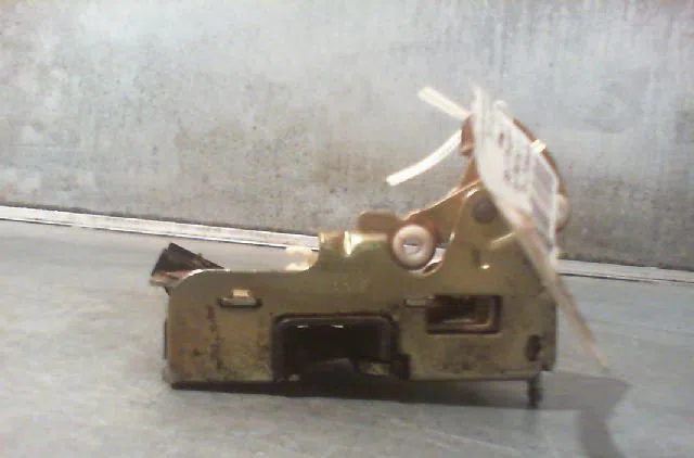 Serrure porte ard RENAULT R5 1988 occasion