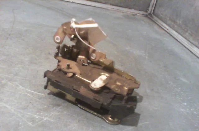 Serrure porte ard RENAULT R5 1988 occasion