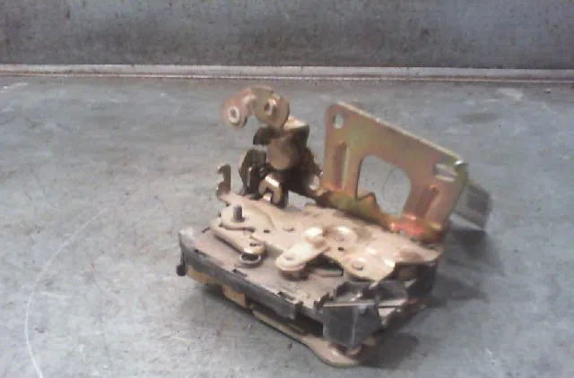 Serrure porte ard RENAULT R5 1990 occasion