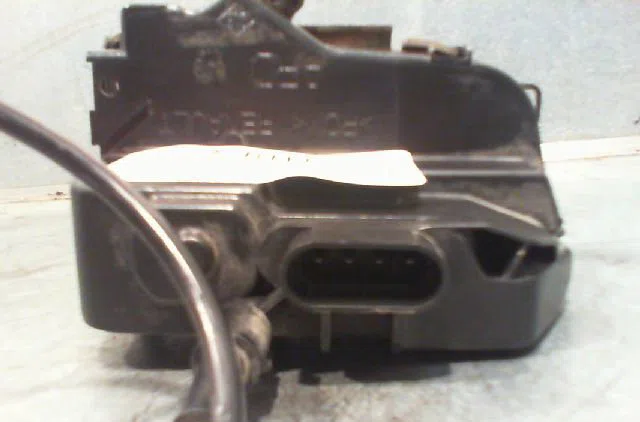 Serrure porte ard RENAULT SCENIC II Phase 1 03-2004--09-2006 occasion