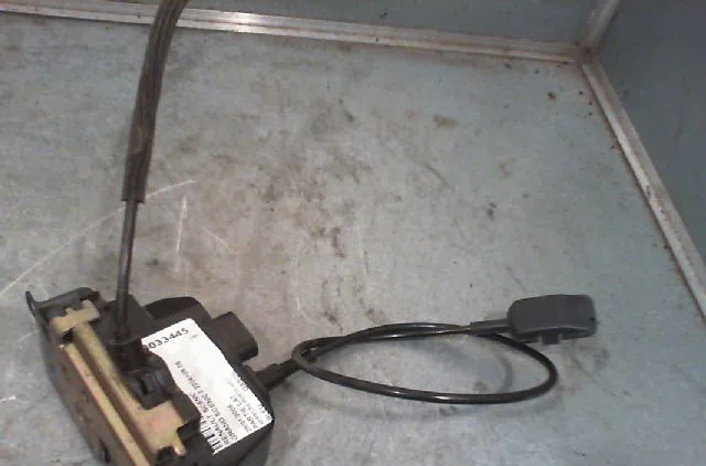 Serrure porte ard RENAULT SCENIC II Phase 1 03-2004--09-2006 occasion