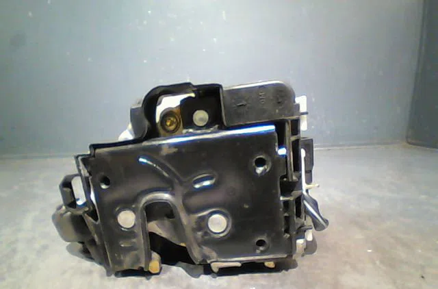 Serrure porte ard Seat CORDOBA (6K1, 6K2) 1.9 sdi (1996-1999) occasion