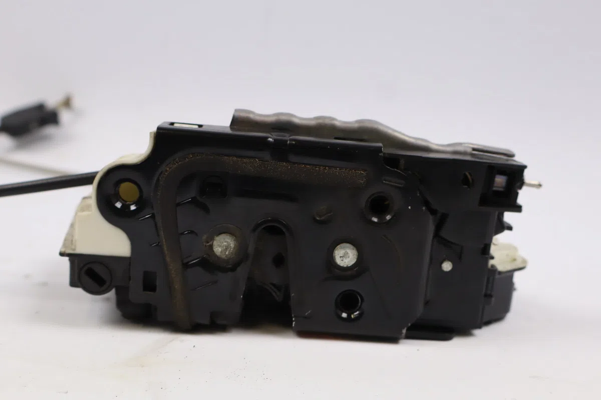 Serrure porte ard Seat IBIZA IV (6J5, 6P1) 1.9 tdi (2008-2010) occasion