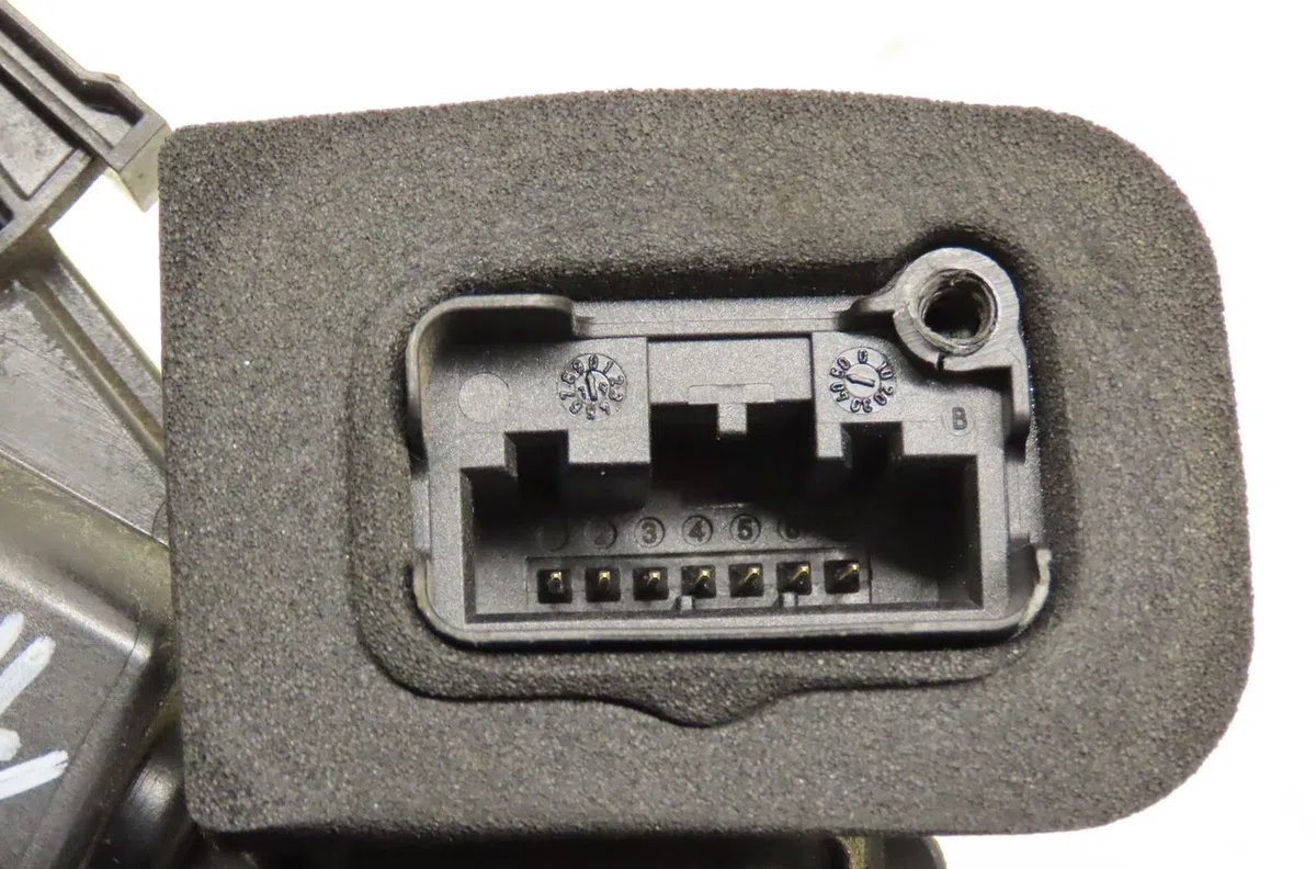 Serrure porte ard Seat LEON ST (5F8) 1.5 tsi (2018-2020) occasion
