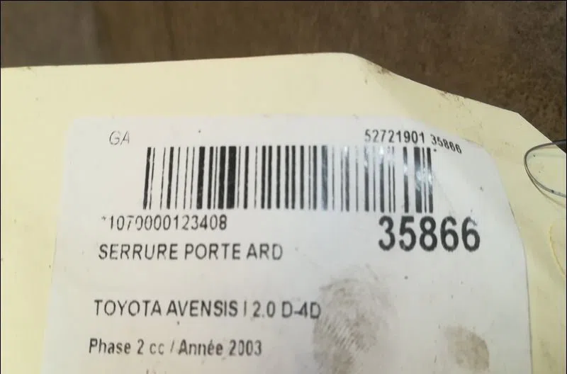 Serrure porte ard Toyota AVENSIS (_T25_) 2.0 d-4d (cdt250_) (2003-2008) occasion