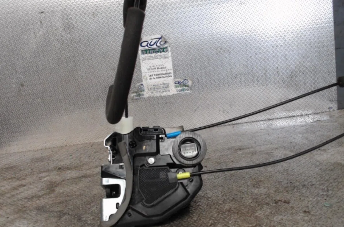 Serrure porte ard TOYOTA C-HR 1  C-HR 1 PHASE 1 occasion