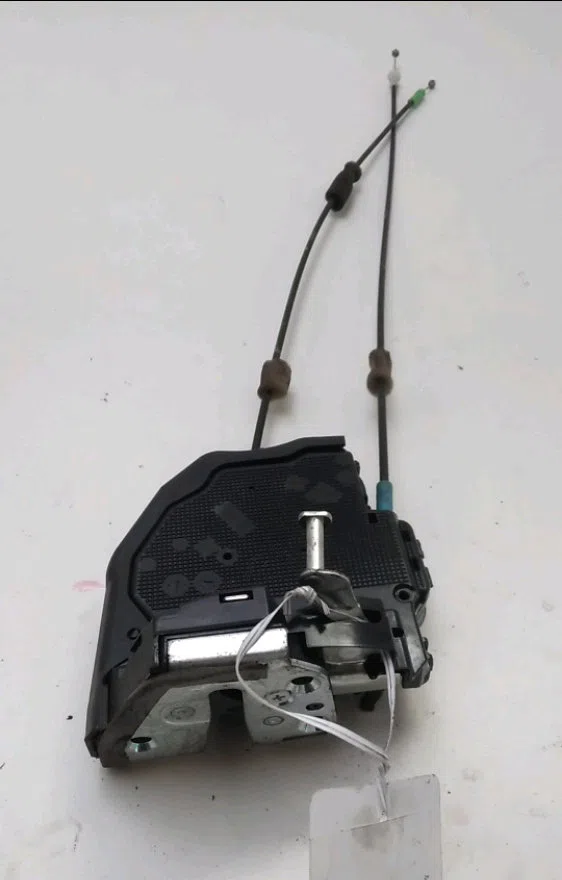 Serrure porte ard Toyota RAV 4 IV (_A4_) 2.0 d (ala40_) (2012-2018) occasion