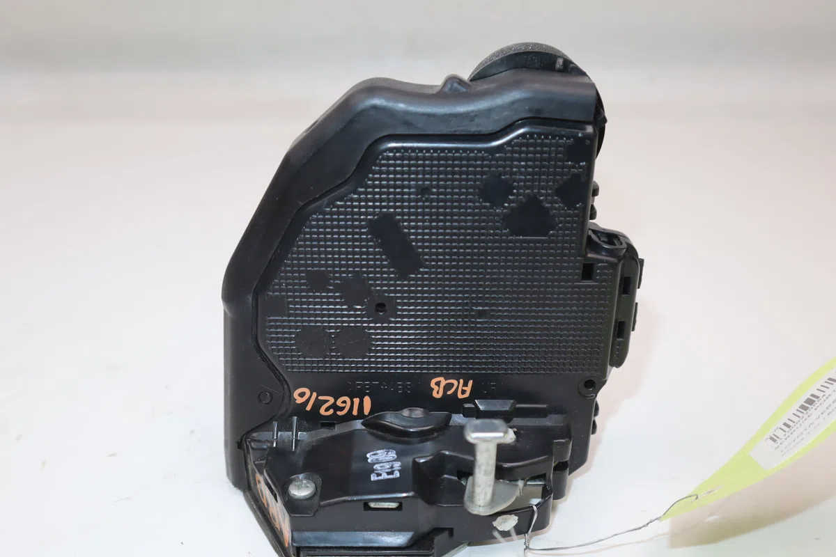 Serrure porte ard Toyota VERSO (_R2_) 2.0 d-4d (aur20_) (2009-2018) occasion