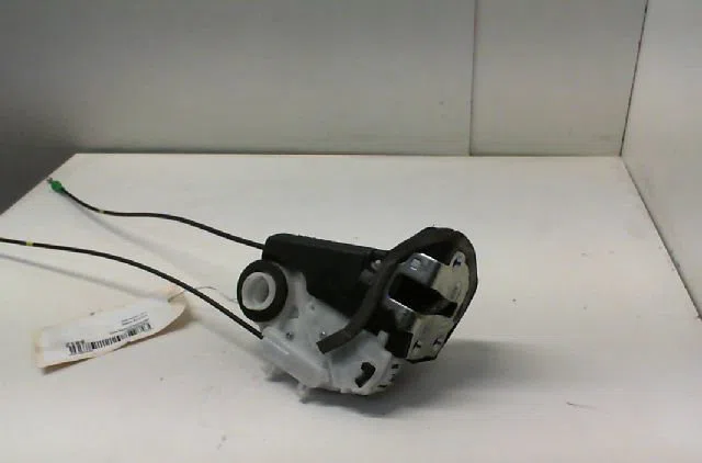 Serrure porte ard TOYOTA YARIS III Phase 2 06-2014 occasion
