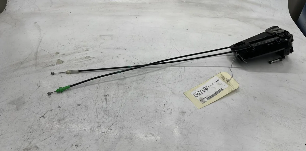 Serrure porte ard Toyota YARIS (_P9_) 1.4 d-4d (nlp90_) (2005-2012) occasion