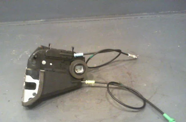 Serrure porte ard Toyota YARIS (_P9_) 1.4 d-4d (nlp90_) (2005-2012) occasion