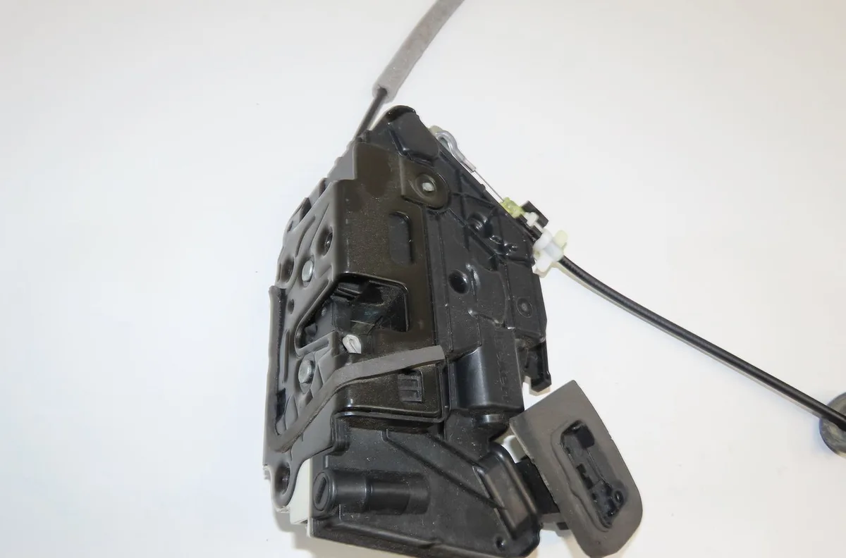 Serrure porte ard Volkswagen BEETLE Décapotable (5C7, 5C8) 2.0 tdi (2012-2016) occasion