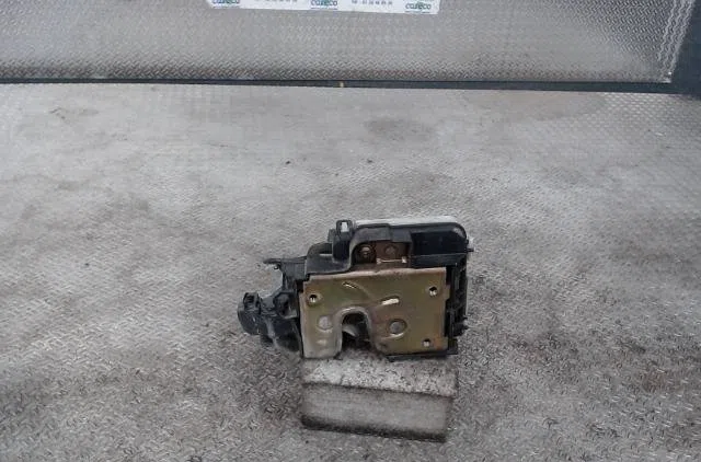 Serrure porte ard Volkswagen GOLF III (1H1) 1.9 tdi (1993-1997) occasion