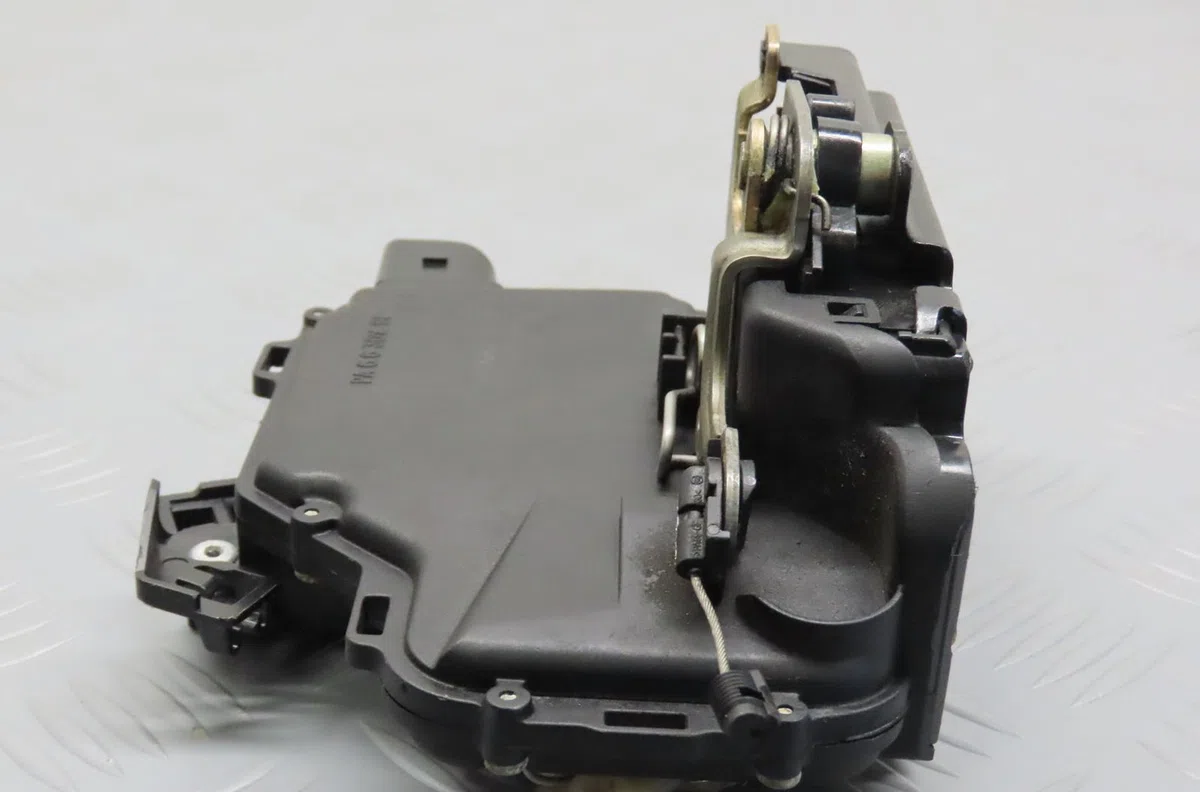 Serrure porte ard Volkswagen GOLF IV (1J1) 1.4 16v (1997-2004) 5 portes occasion