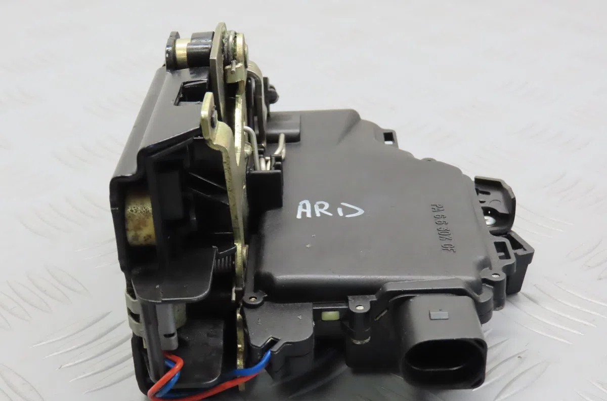 Serrure porte ard Volkswagen GOLF IV (1J1) 1.9 sdi (1997-2005) occasion