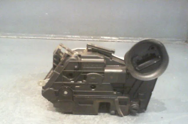 Serrure porte ard Volkswagen GOLF VI (5K1) 2.0 tdi (2008-2013) 5 portes occasion