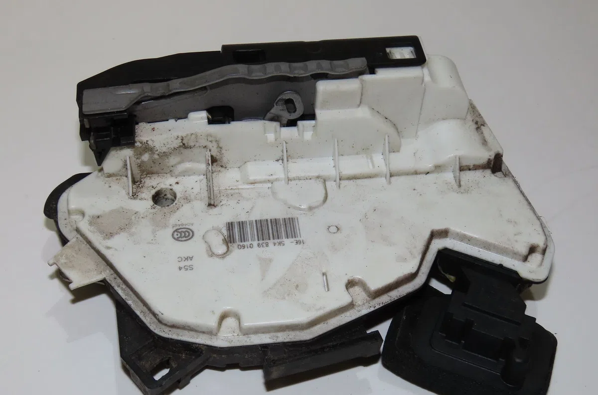 Serrure porte ard Volkswagen GOLF VII (5G1, BQ1, BE1, BE2) 1.4 tsi (2014-2020) occasion