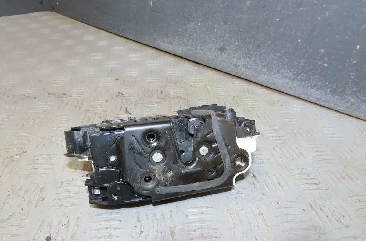 Serrure porte ard Volkswagen GOLF VII Variant (BA5, BV5) 1.4 tsi (2014-2020) occasion