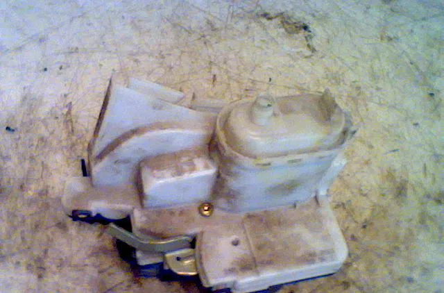 Serrure porte ard VOLKSWAGEN POLO III 2001 occasion