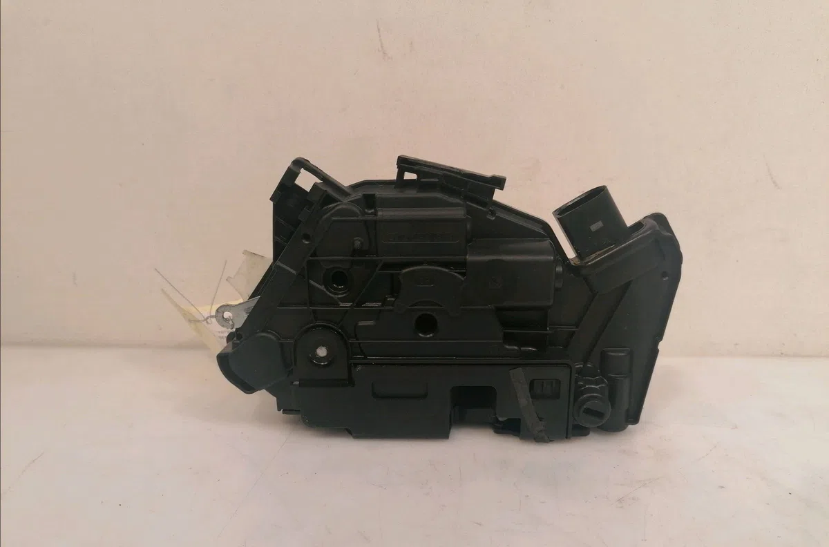 Serrure porte ard Volkswagen TIGUAN (5N_) 2.0 tdi (2008-2018) occasion