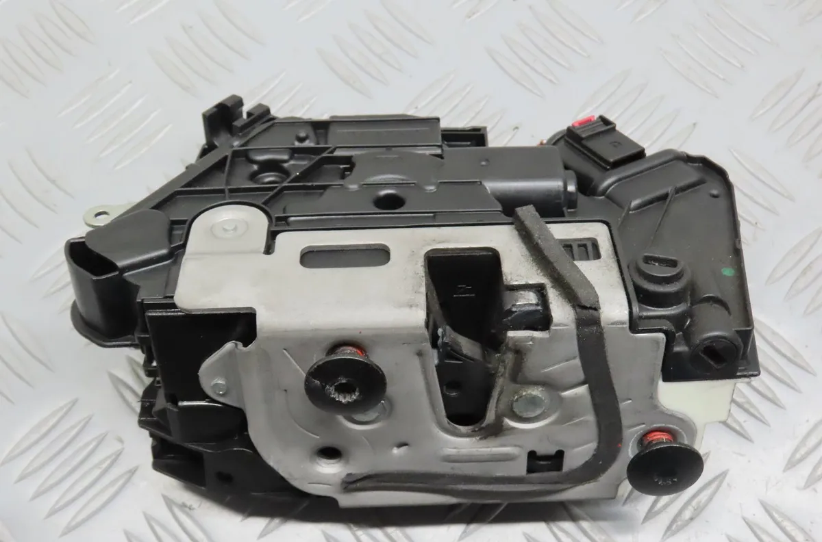 Serrure porte ard VOLKSWAGEN UP occasion