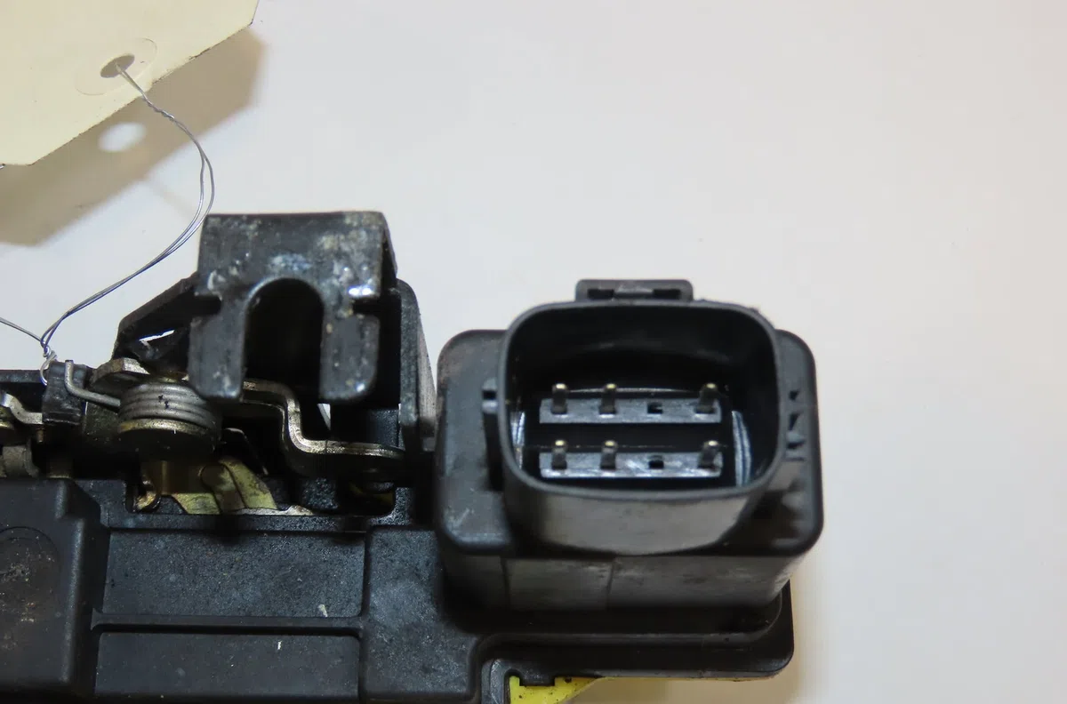 Serrure porte ard Volvo S60 I (384) 2.4 d (2001-2010) occasion