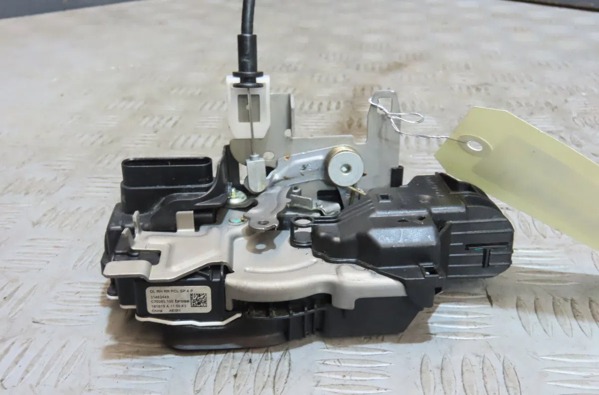 Serrure porte ard Volvo S90 II (234) D3 (2016-2018) occasion