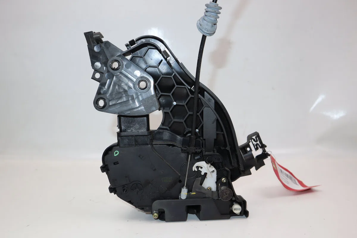 Serrure porte ard Volvo V50 (545) 2.0 d (2004-2010) occasion
