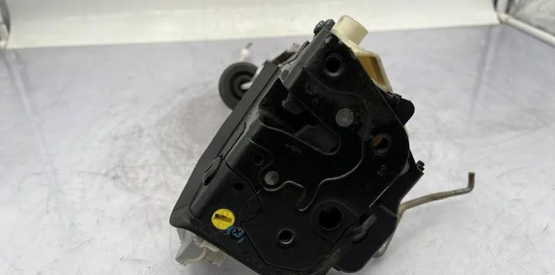 Serrure porte arg AUDI A3 2 SPORTBACK PHASE 1 occasion